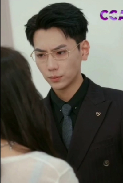 Sevgi : Nomi bilan yolg'on gapiradi / Muhabbat ismi bilan yolg'on gapirdi 1. 2. 3. 4. 5. 6. 7. 8. 9. 10. 11. 12. 15. 20. 30 qism Xitoy seriali Uzbek tilida Barcha qismlar 2025 skachat